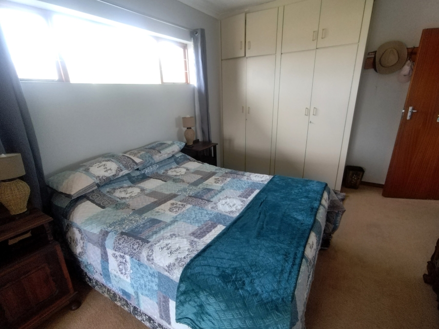 3 Bedroom Property for Sale in Wavecrest Eastern Cape